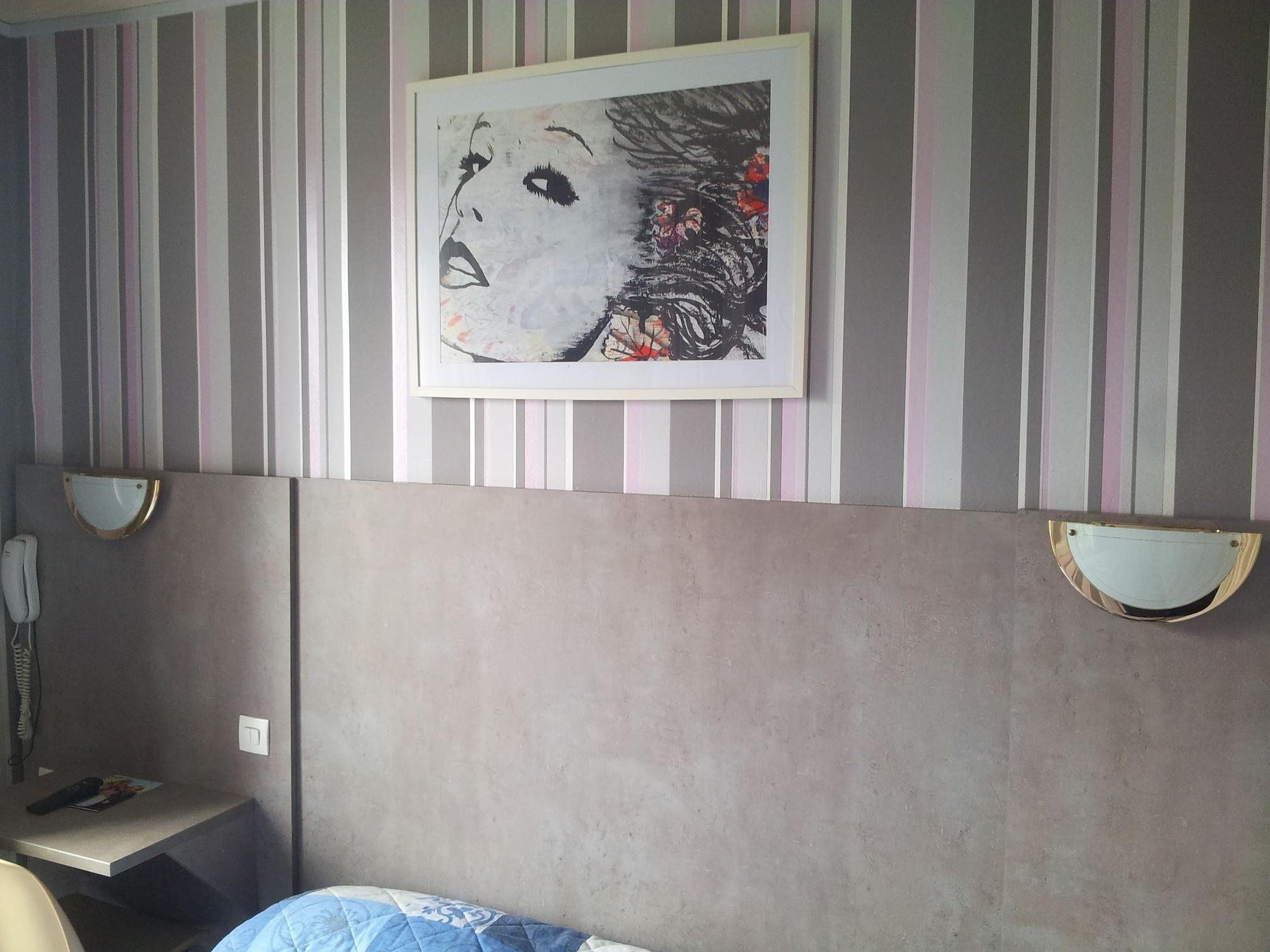 Panam Hotel Paris Gambetta- Place Gambetta-Mairie Du 20 Emme Kültér fotó