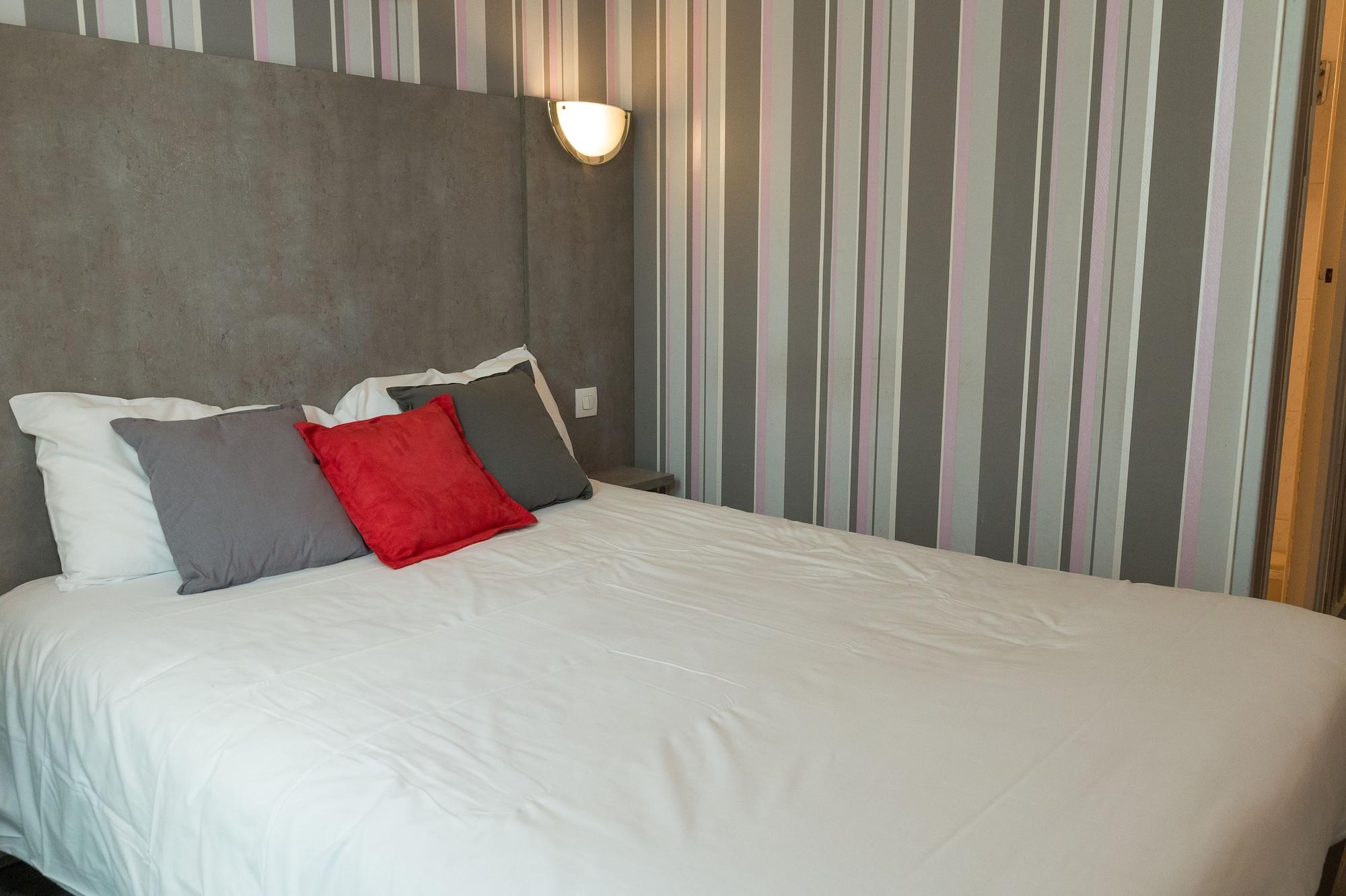 Panam Hotel Paris Gambetta- Place Gambetta-Mairie Du 20 Emme Kültér fotó