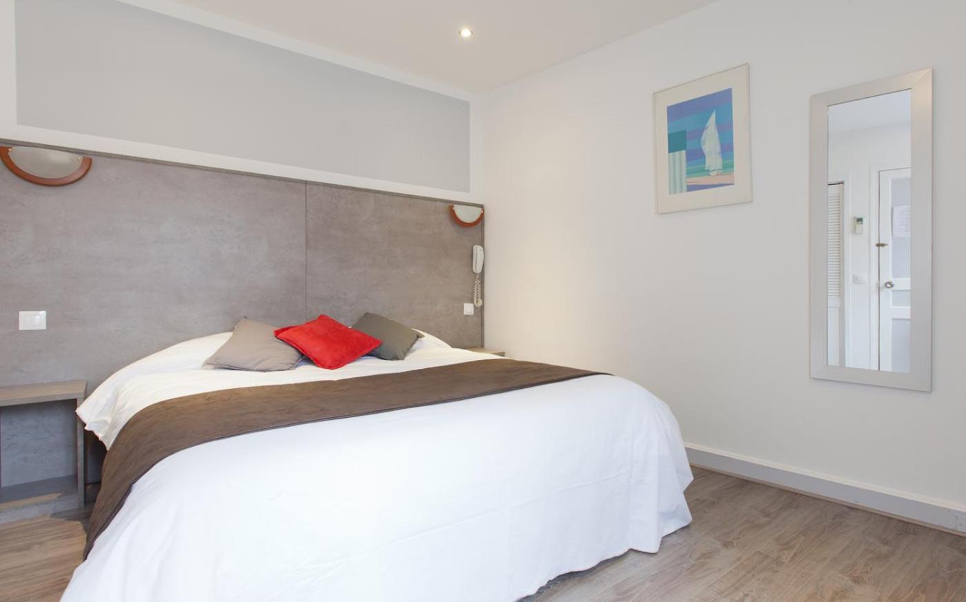 Panam Hotel Paris Gambetta- Place Gambetta-Mairie Du 20 Emme Kültér fotó