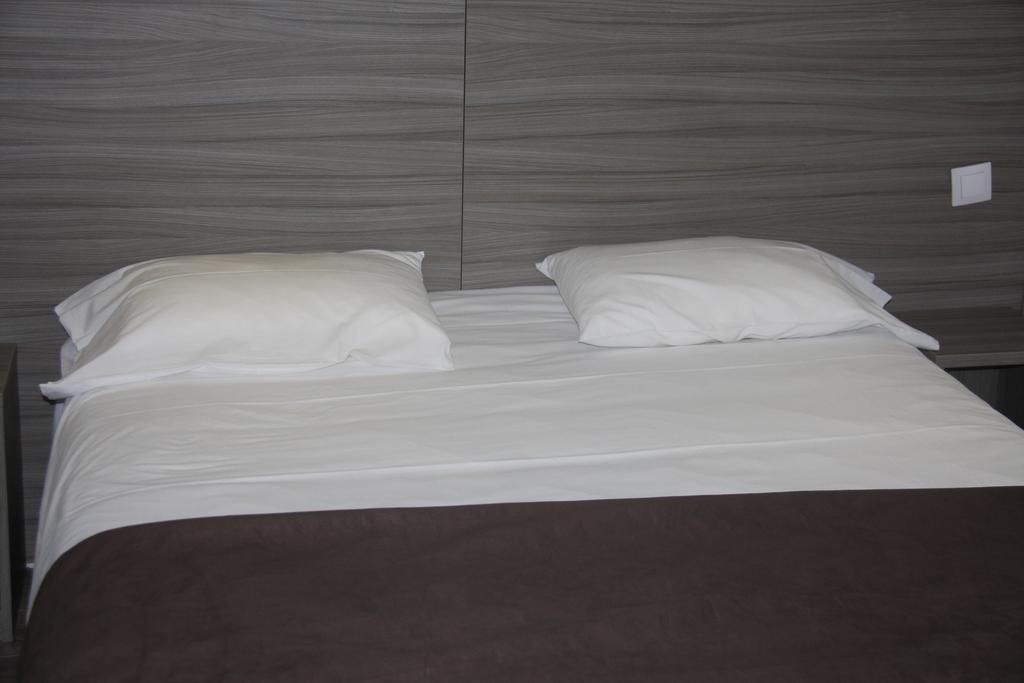 Panam Hotel Paris Gambetta- Place Gambetta-Mairie Du 20 Emme Kültér fotó