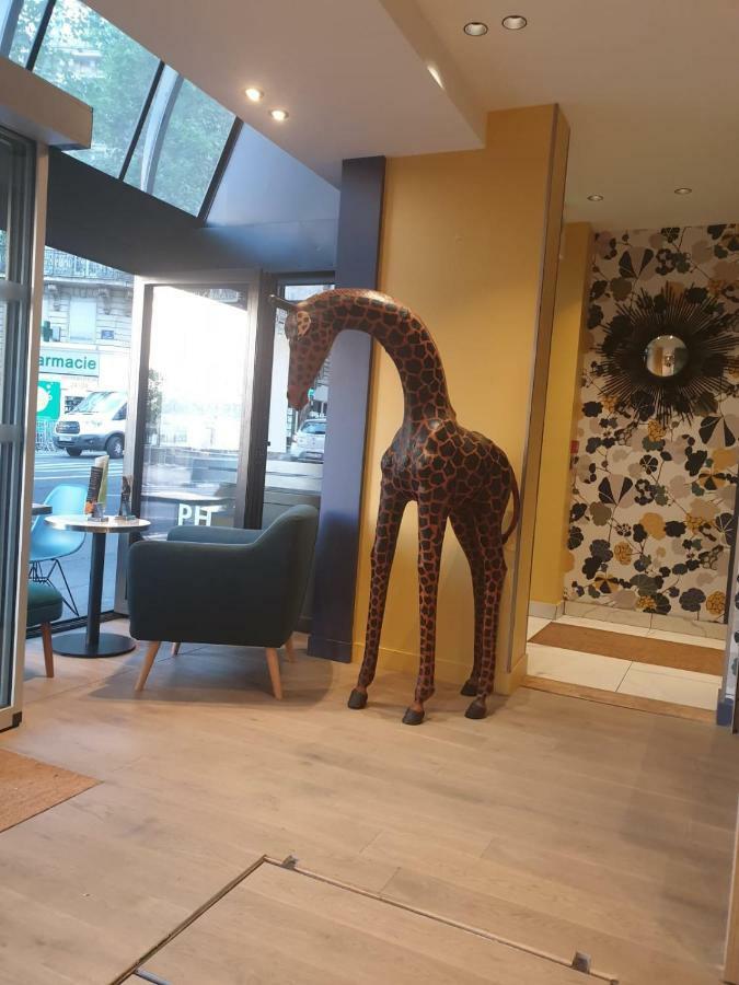 Panam Hotel Paris Gambetta- Place Gambetta-Mairie Du 20 Emme Kültér fotó